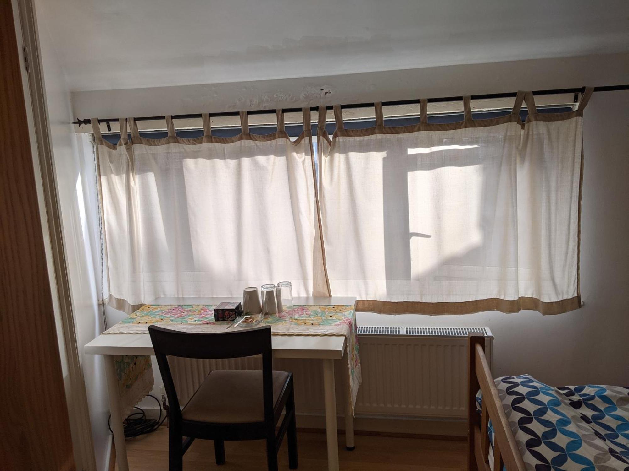 Central And Peaceful Room With Your Own Bathroom London Ngoại thất bức ảnh